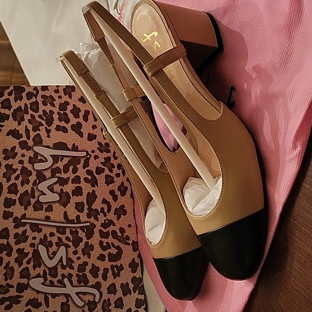 French Sole Baton Tan and Black Slingback Heels Numerous Sizes - Picture 6 of 7